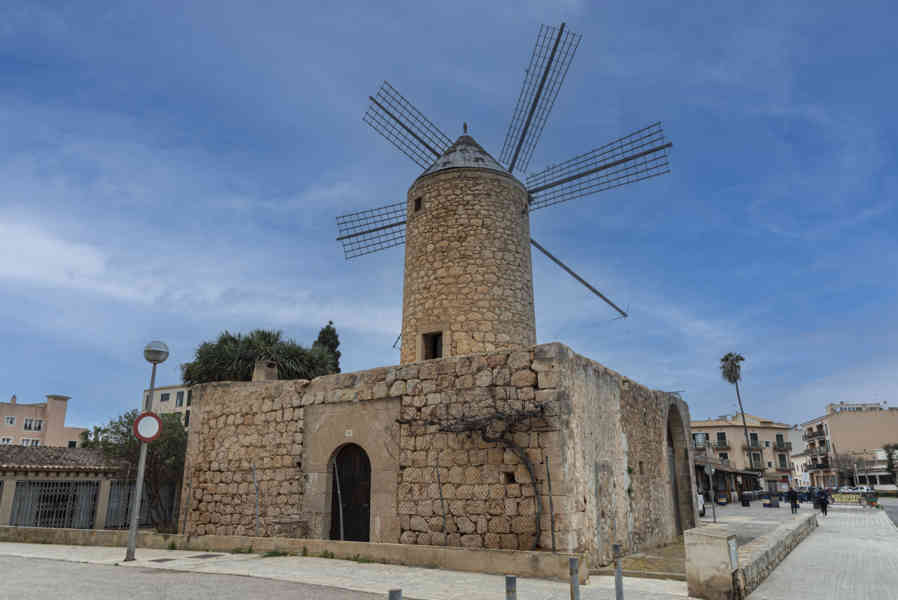 Mallorca - Llucmajor 18 - molino d'en Gaspar.jpg